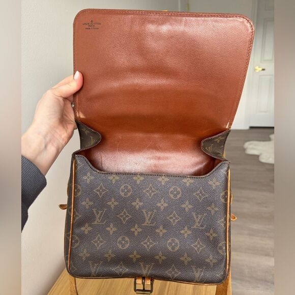 ✅AUTHENTIC✅LOUIS VUITTON CARTOUCHIERE GM - Picture 11 of 16